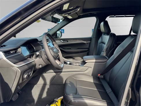 New 2025 Jeep Grand Cherokee Limited image 9