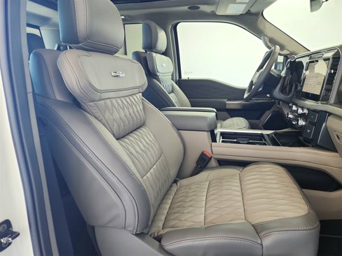 New 2026 Ford F450 Platinum image 34