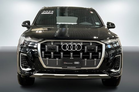 Certified 2025 Audi Q7 3.0T Premium w/ Convenience Package image 3