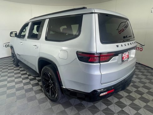 Used 2024 Jeep Wagoneer Series II image 4
