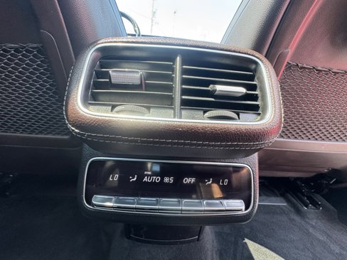 Used 2021 Mercedes-Benz GLS 450 4MATIC image 21