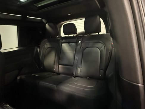 Used 2024 Land Rover Defender 90 X-Dynamic SE image 47