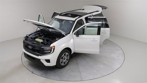 New 2025 Ford Expedition Active image 46