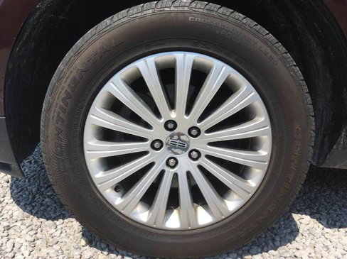 Used 2012 Lincoln MKX FWD image 24