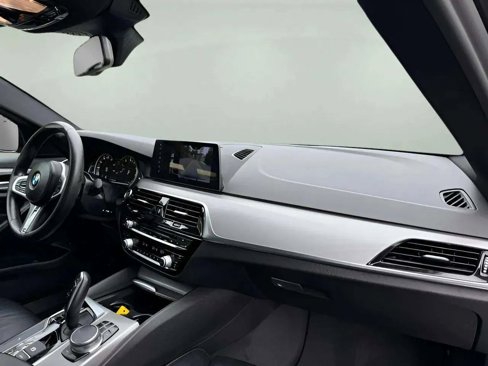 Used 2018 BMW 540i xDrive w/ M Sport Package image 26