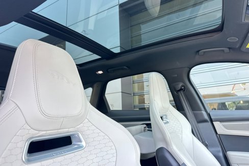 Used 2025 Jaguar F-PACE R-Dynamic S image 18