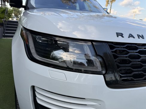 Used 2020 Land Rover Range Rover HSE image 9