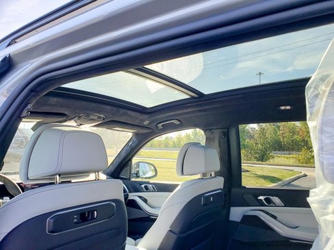 New 2026 BMW X7 xDrive40i w/ M Sport Package image 13