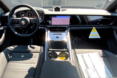 New 2025 Porsche Panamera 4 image 6