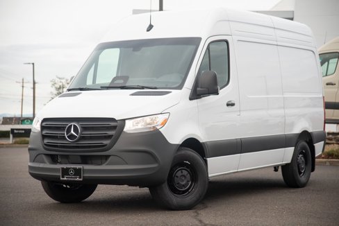 Used 2025 Mercedes-Benz Sprinter 2500 image 1