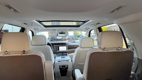 Used 2024 GMC Yukon Denali image 43