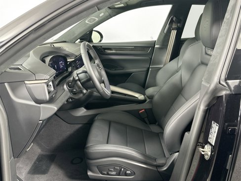 New 2025 Porsche Macan Turbo Electric image 5