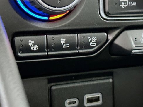 Used 2023 Chevrolet Tahoe Premier w/ Advanced Technology Package image 21