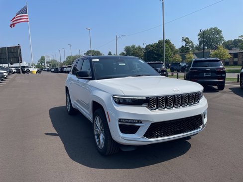 New 2025 Jeep Grand Cherokee Summit image 10