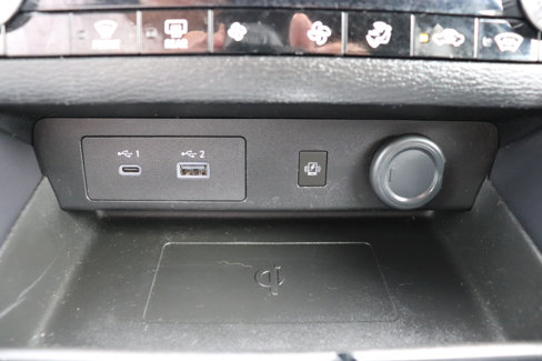 Used 2024 Mitsubishi Outlander 4WD Plug-In Hybrid image 40