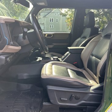 Used 2023 Ford Bronco Wildtrak image 11