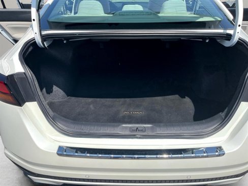 Used 2020 Nissan Altima 2.5 SV image 39