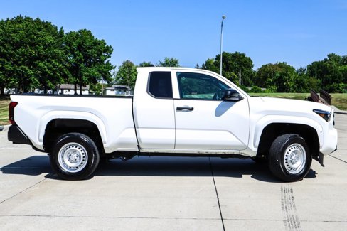 Used 2024 Toyota Tacoma SR image 5