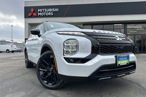 New 2025 Mitsubishi Outlander SEL image 2