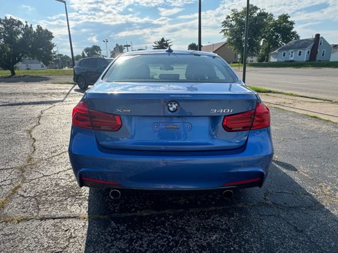 Used 2017 BMW 340i xDrive Sedan w/ Technology Package image 4