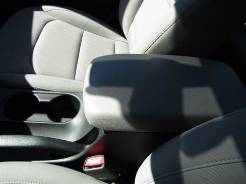 Used 2020 Hyundai Elantra SE image 22