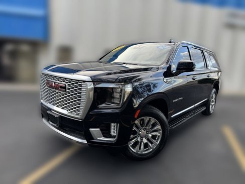 Used 2022 GMC Yukon XL Denali image 1