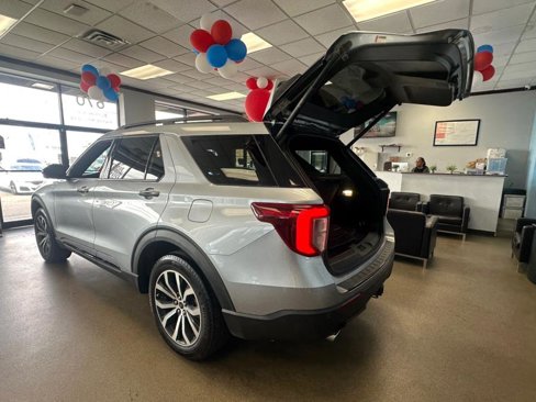 Used 2022 Ford Explorer ST-Line image 17