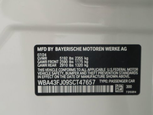 Used 2025 BMW 530i w/ Premium Package image 32