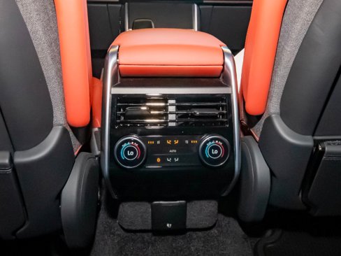 Used 2025 Land Rover Range Rover SV image 49