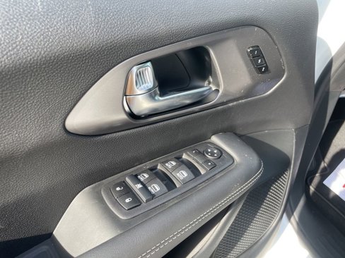 New 2026 Chrysler Pacifica Select image 16