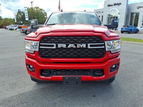 Used 2024 RAM 2500 Big Horn w/ Sport Appearance Package image 9
