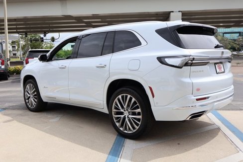 New 2026 Buick Enclave Avenir image 4