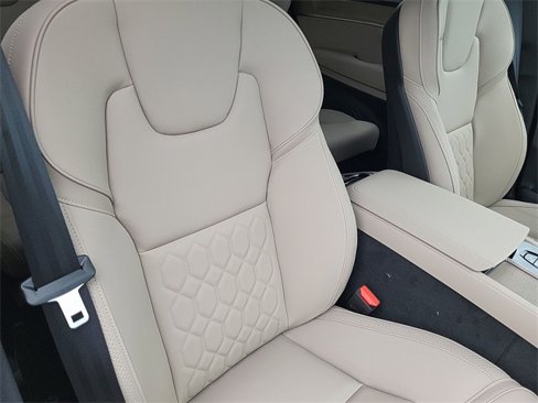 New 2026 Volvo XC90 B5 Plus image 19