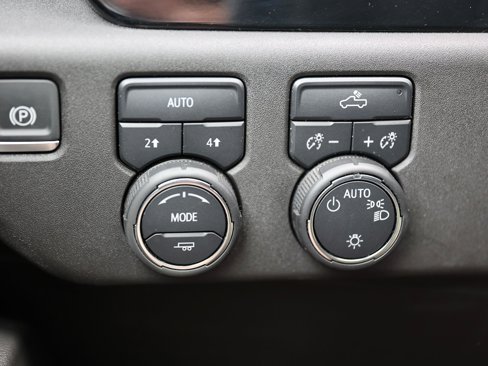 Certified 2025 Chevrolet Silverado 1500 LT image 35