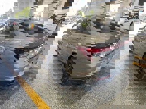 Used 2023 Hyundai Elantra SEL image 6