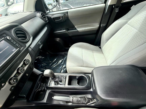 Used 2019 Toyota Tacoma SR w/ SR Convenience Package image 21