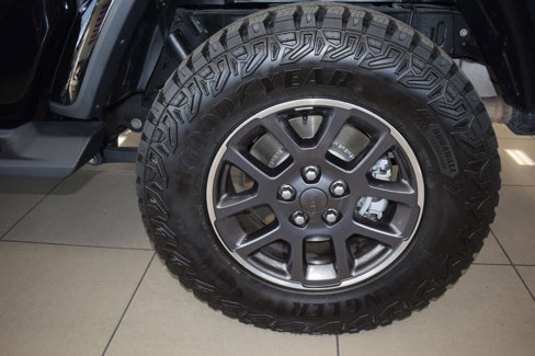 Used 2020 Jeep Gladiator Overland image 15