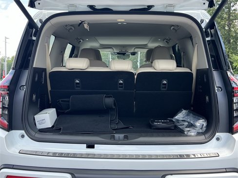 New 2025 Nissan Armada Platinum Reserve image 21
