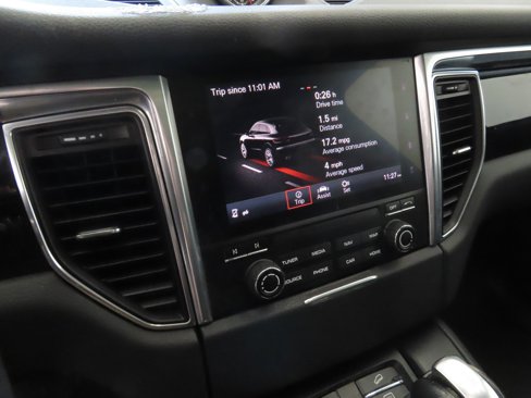 Used 2017 Porsche Macan image 17