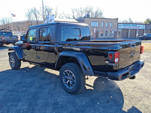 New 2025 Jeep Gladiator Sport image 3