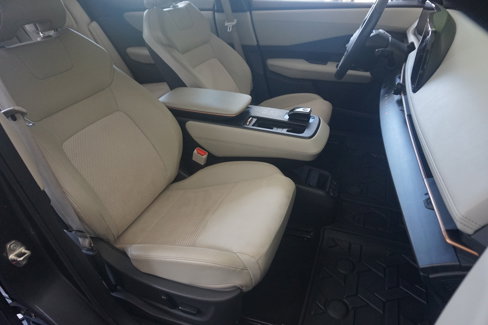 Used 2023 Nissan Ariya FWD image 22