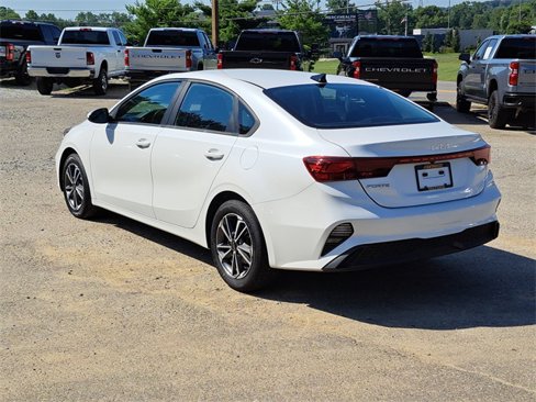 Used 2022 Kia Forte LXS image 3