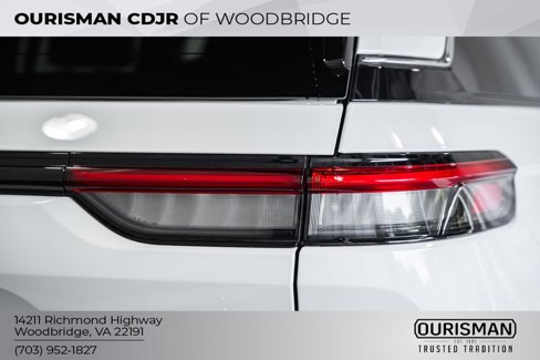 Certified 2024 Jeep Grand Cherokee Overland w/ Trailer Tow Package image 7