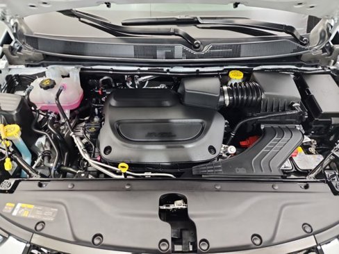 Used 2025 Chrysler Pacifica Limited image 42