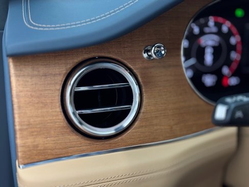 New 2024 Bentley Bentayga image 53