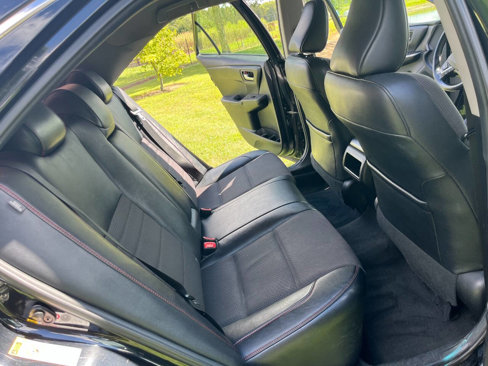 Used 2017 Toyota Camry SE image 6