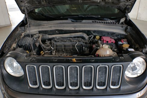 Used 2018 Jeep Renegade Latitude image 30