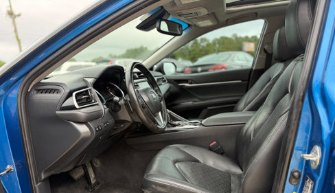Used 2018 Toyota Camry XSE image 16
