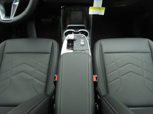 Used 2025 BMW X1 xDrive28i w/ Technology Package image 17