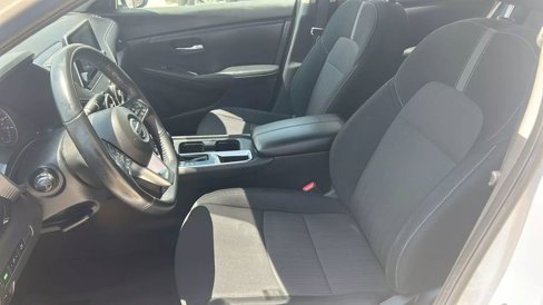 Used 2022 Nissan Sentra SV image 9